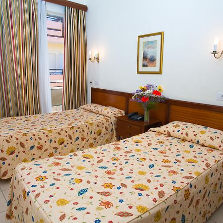 Hotel Marte ปูแอร์โตเดลาครูซ ภายนอก รูปภาพ