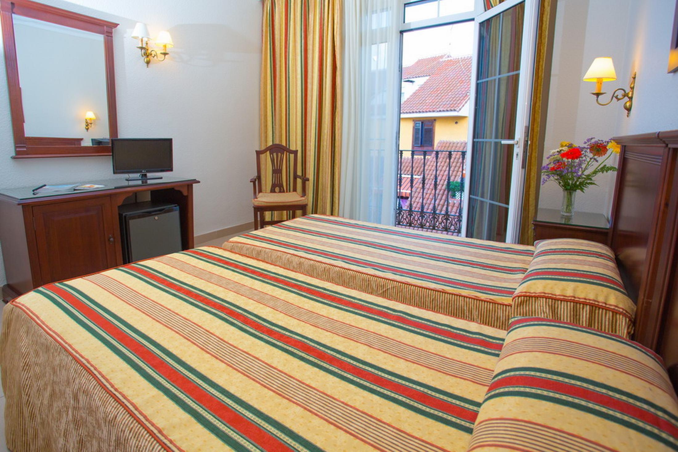 Hotel Marte ปูแอร์โตเดลาครูซ ภายนอก รูปภาพ
