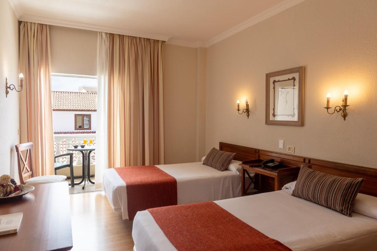 Hotel Marte ปูแอร์โตเดลาครูซ ภายนอก รูปภาพ